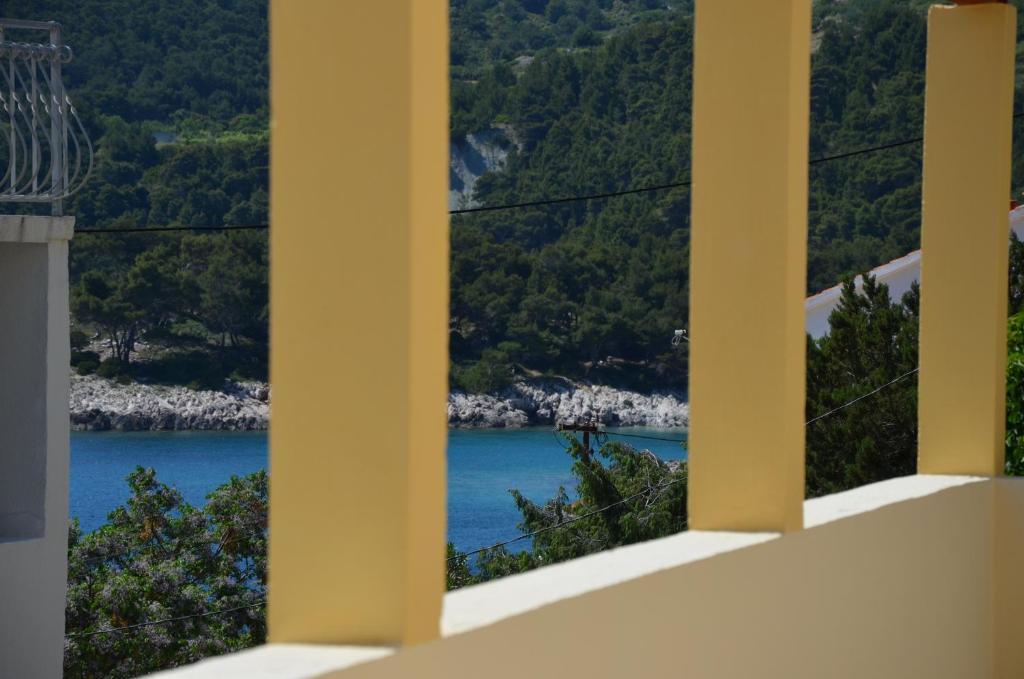 Villa Fortudor Milna  Exteriér fotografie